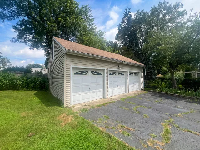 a house view with a outdoor space