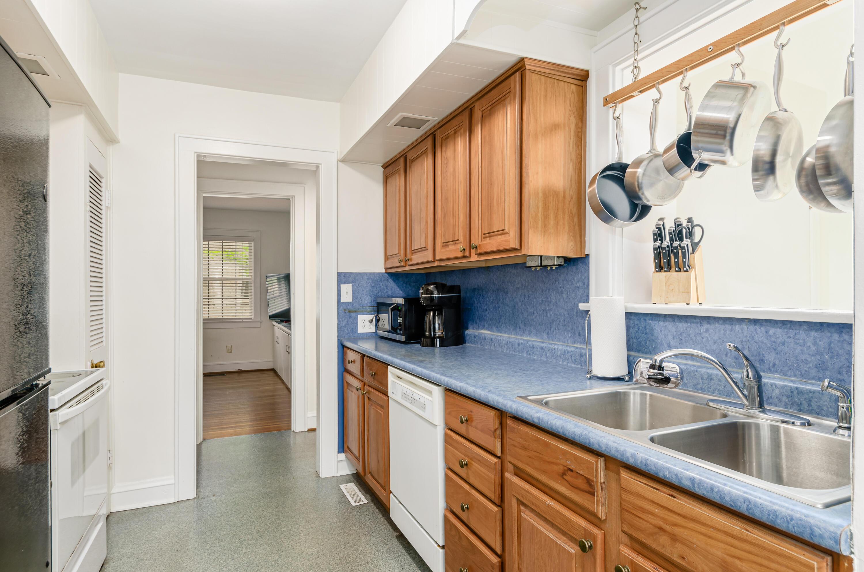 59 South Ardmore Road Columbus, OH 43209 - Photo 20 of 42 Kitchen