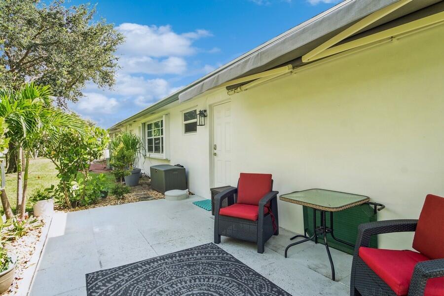 1230 South Drive Way, Unit A Delray Beach, FL 33445 - Photo 23 of 26 Patio