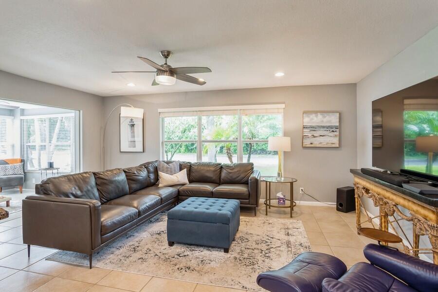 1230 South Drive Way, Unit A Delray Beach, FL 33445 - Photo 3 of 26 Great Room