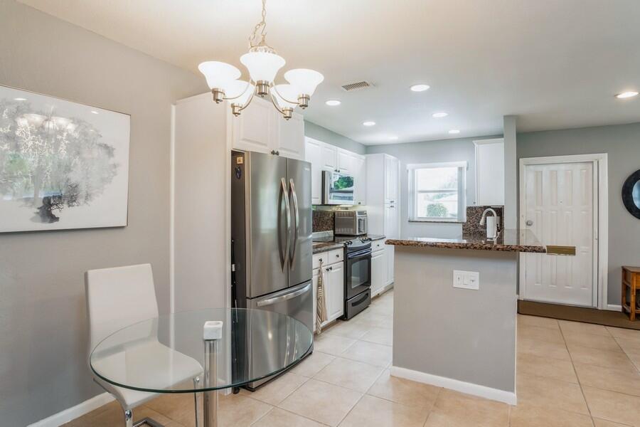 1230 South Drive Way, Unit A Delray Beach, FL 33445 - Photo 10 of 26 Kitchen