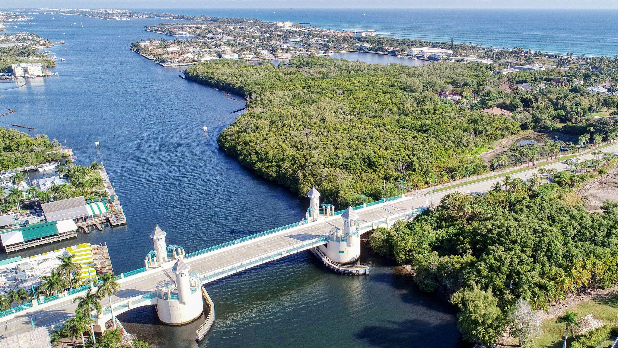 340 Horizon West, Unit 203 Boynton Beach, FL 33435 - Photo 41 of 45 a room with lots of green space