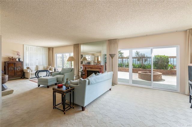 $2,250,000 | 703 Esplanade, Unit 3, Redondo Beach, CA 90277