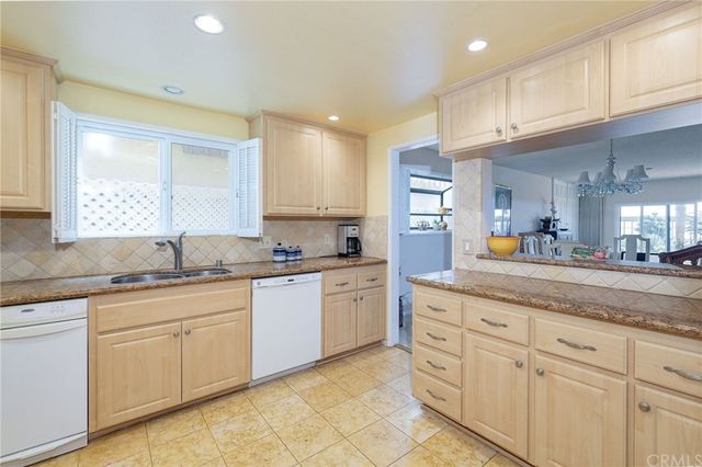 $2,250,000 | 703 Esplanade, Unit 3, Redondo Beach, CA 90277