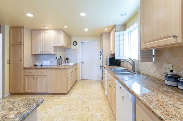 $2,250,000 | 703 Esplanade, Unit 3, Redondo Beach, CA 90277