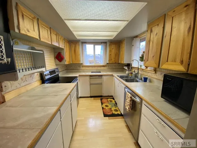 $596,000 | 24707 Highway 93, Challis, ID 83226