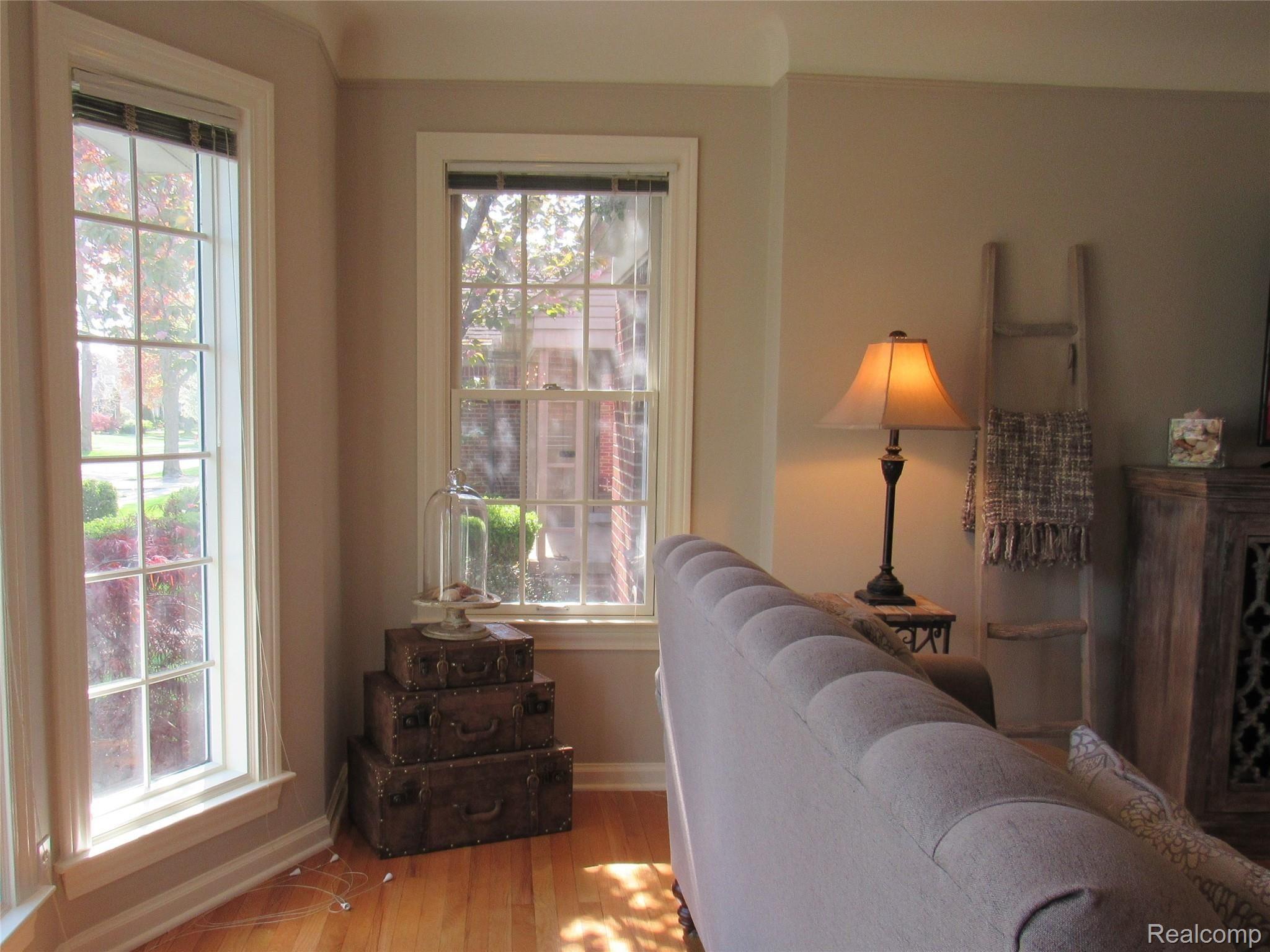 1635 Fairholme Road Grosse Pointe, MI 48236 - Photo 11 of 42 11.JPG
