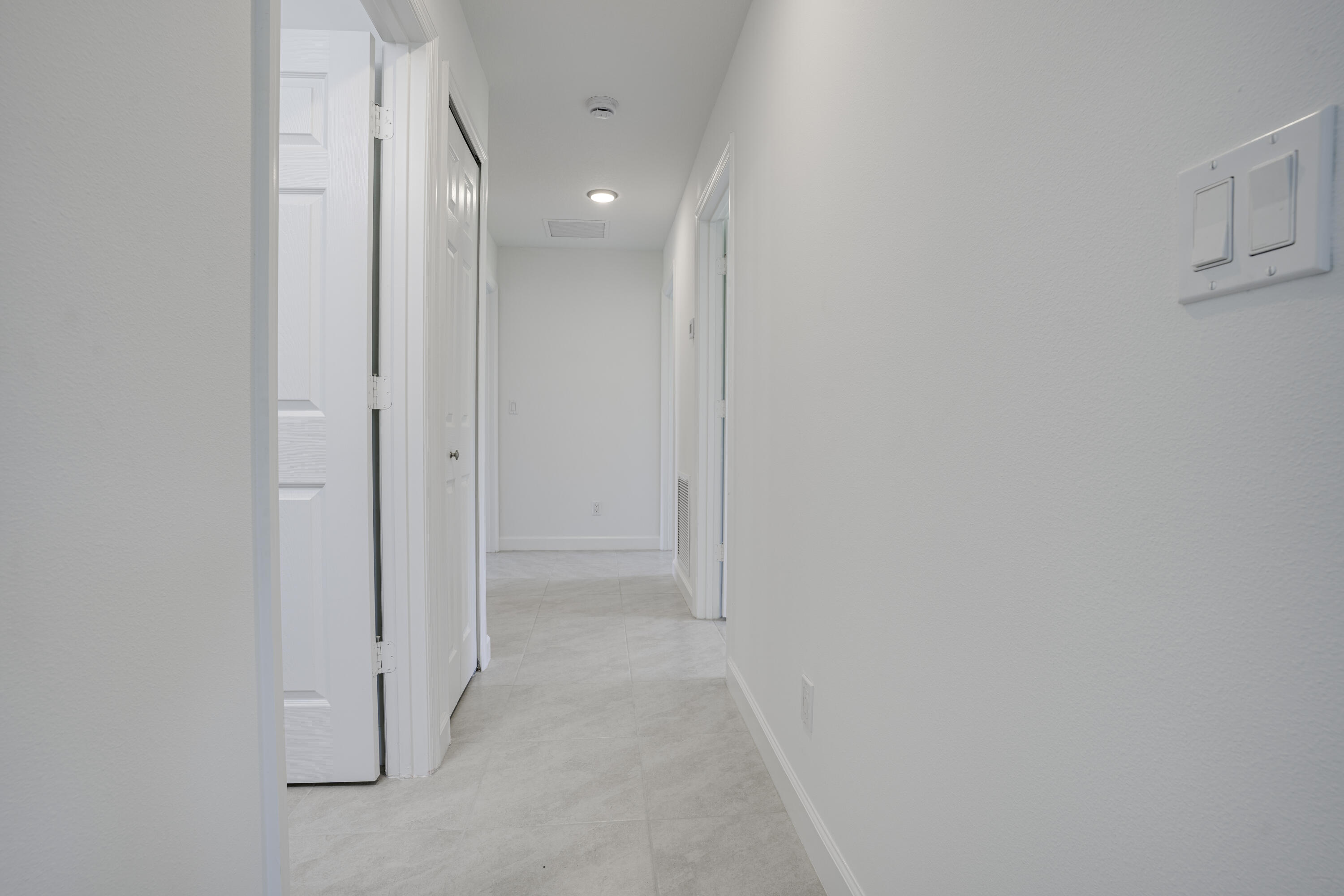 5264 Southeast 43rd Street Okeechobee, FL 34974 - Photo 9 of 16 a view of an empty room