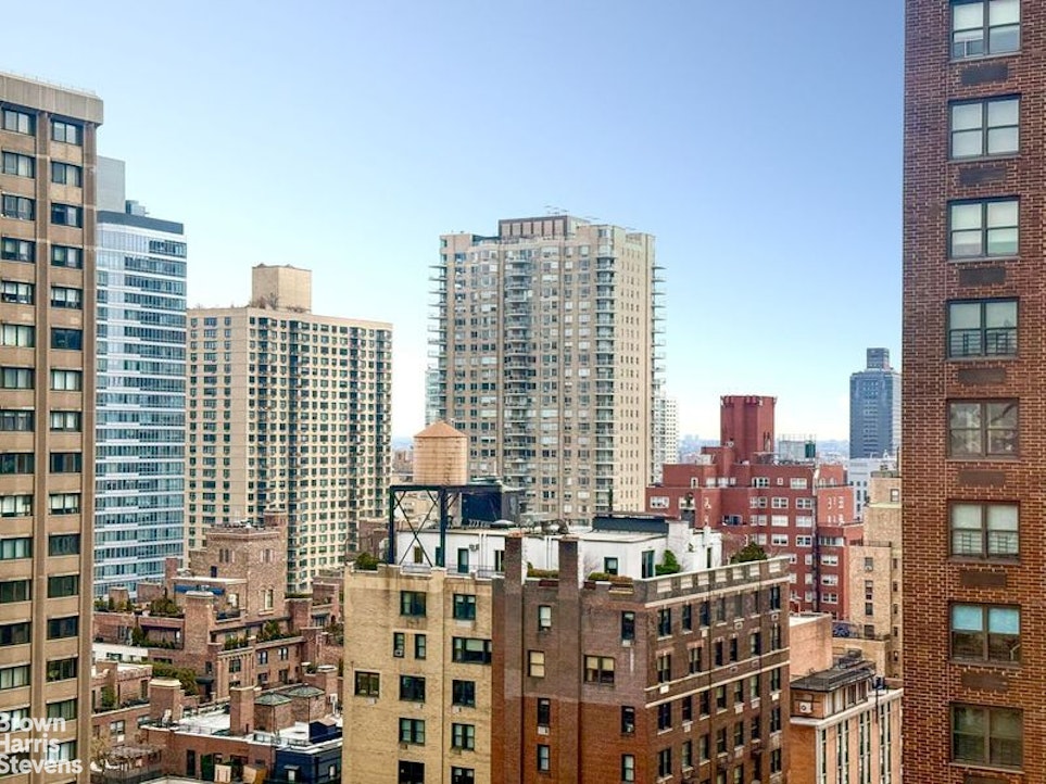 190 East 72nd Street, Unit 21B Manhattan, NY 10021 - Photo 16 of 22