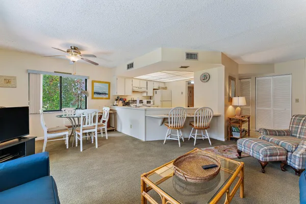 $2,400 | 1605 South Us Highway, Unit D106, Jupiter, FL 33477