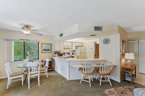 $2,400 | 1605 South Us Highway, Unit D106, Jupiter, FL 33477