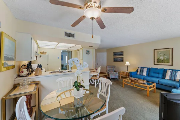 $2,400 | 1605 South Us Highway, Unit D106, Jupiter, FL 33477