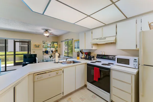 $2,400 | 1605 South Us Highway, Unit D106, Jupiter, FL 33477