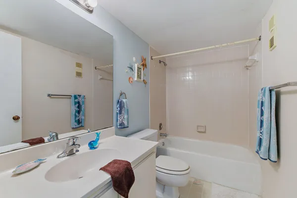 $2,400 | 1605 South Us Highway, Unit D106, Jupiter, FL 33477