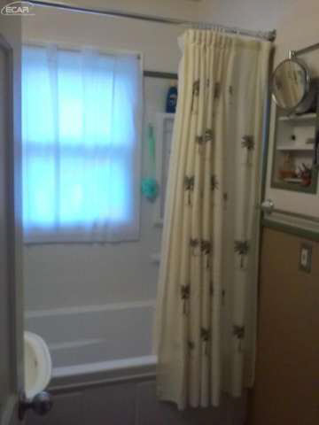 6717 Branch Road Flint, MI 48506 - Photo 5 of 19 21115771-4.JPG
