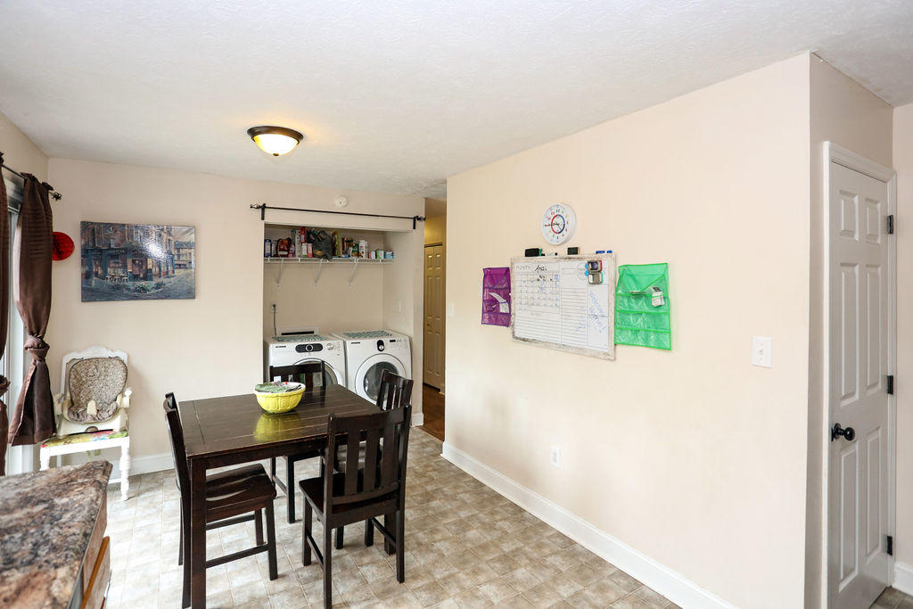 215 Holiday Road Winchester, KY 40391 - Photo 8 of 39 0V6A2523