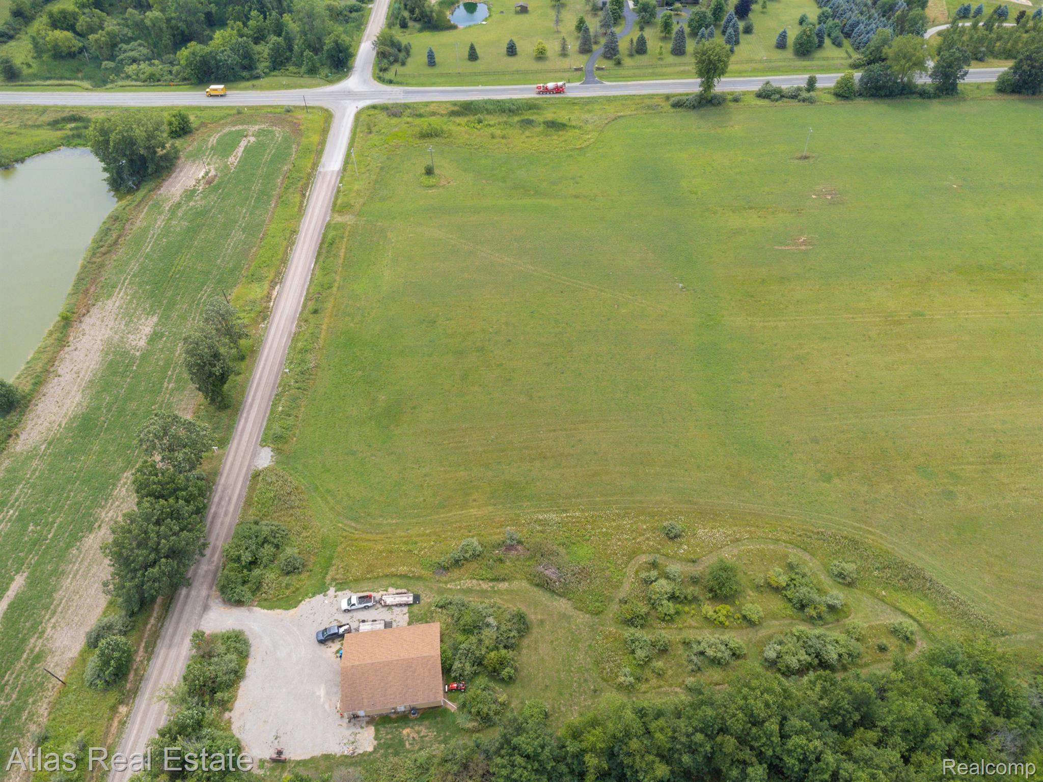 9500 Irish Road Goodrich, MI 48438 - Photo 3 of 16 Gallery Image 3