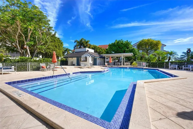 $2,499,000 | 2000 South Bayshore Drive, Unit 27, Coconut Grove, FL 33133