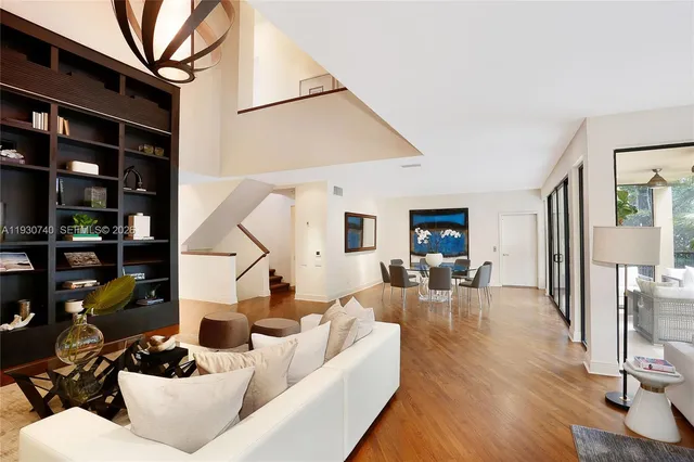 $2,499,000 | 2000 South Bayshore Drive, Unit 27, Coconut Grove, FL 33133