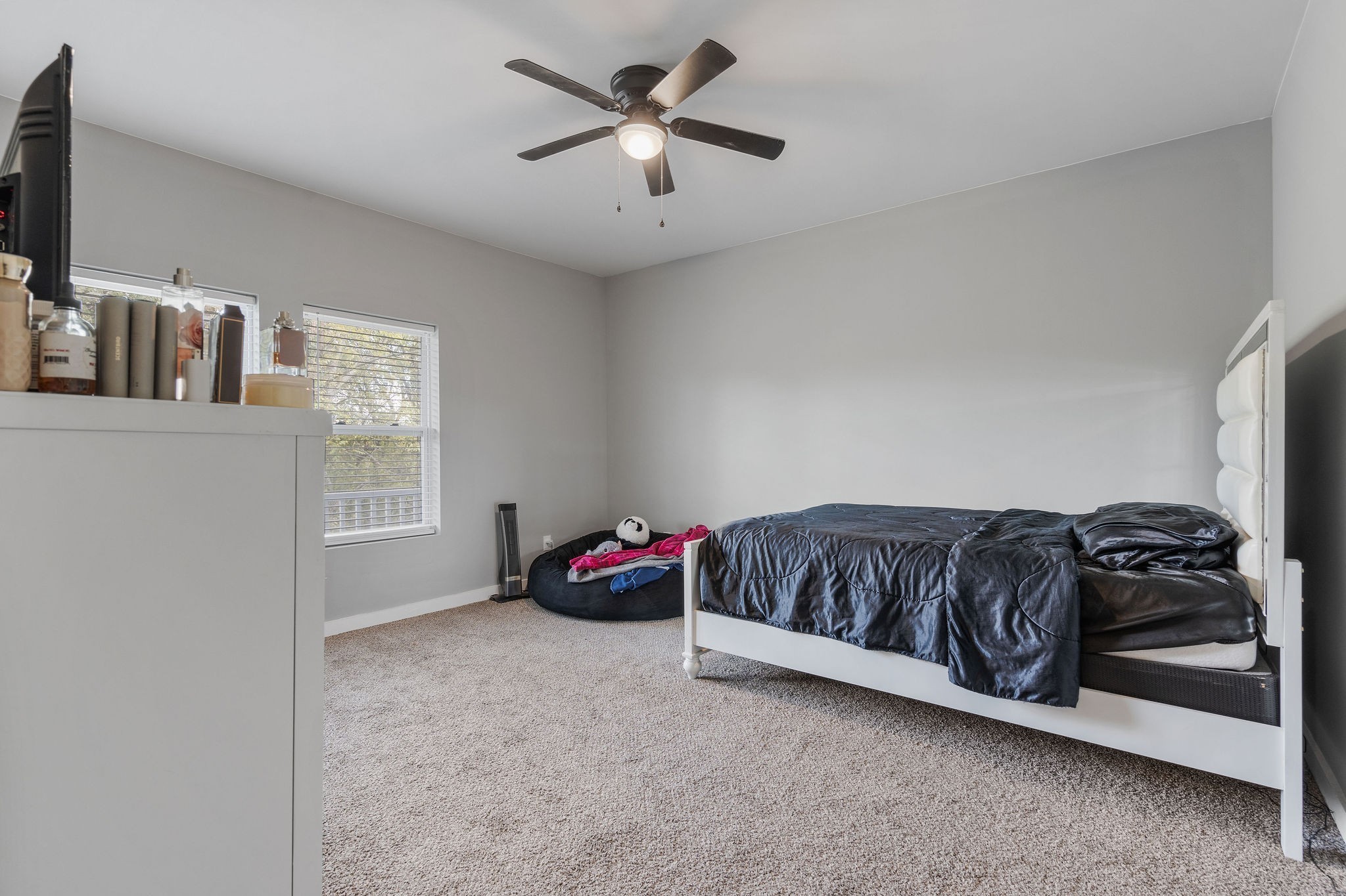 286 Emily Lane Bell Buckle, TN 37020 - Photo 28 of 38 a bedroom with a bed and a couch