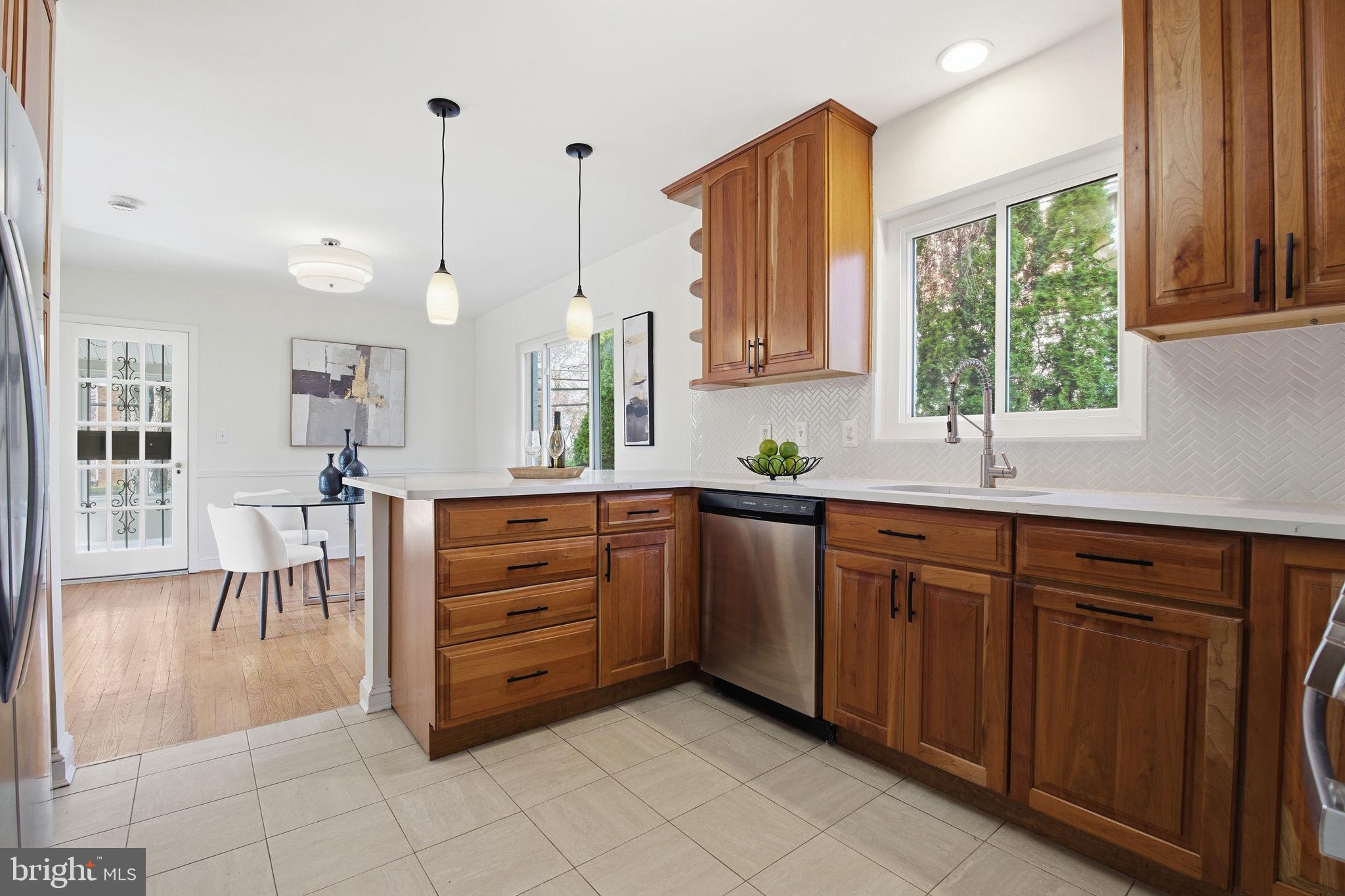 11527 Grandview Avenue Silver Spring, MD 20902 - Photo 9 of 36