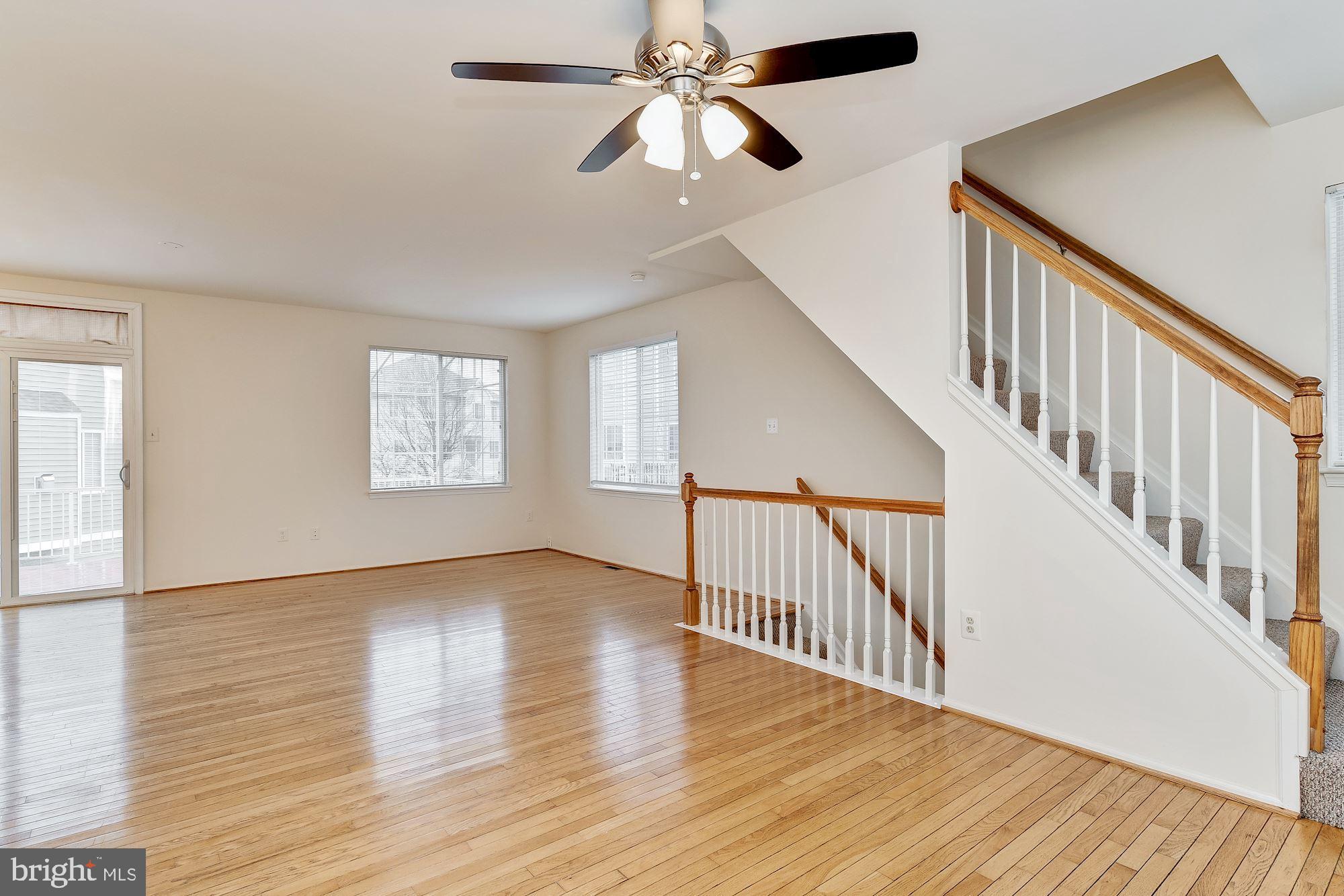 103 Mariners Point Drive Baltimore, MD 21220 - Photo 6 of 30 Living Room