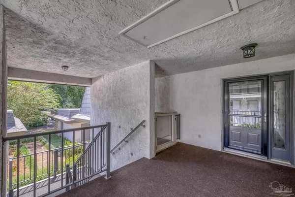 $300,000 | 333 South 61st Avenue, Unit 6, Pensacola, FL 32506