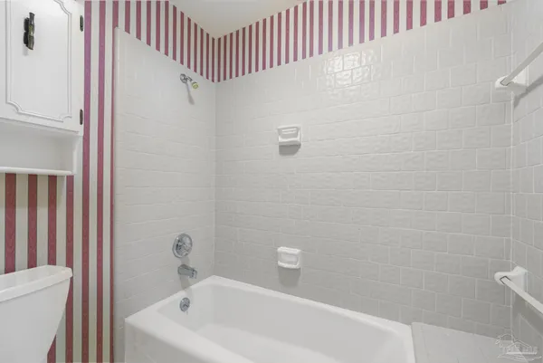$300,000 | 333 South 61st Avenue, Unit 6, Pensacola, FL 32506