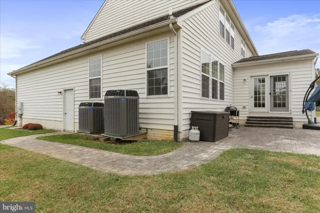 $525,000 | 837 Triumphant Way, Falling Waters, WV 25419