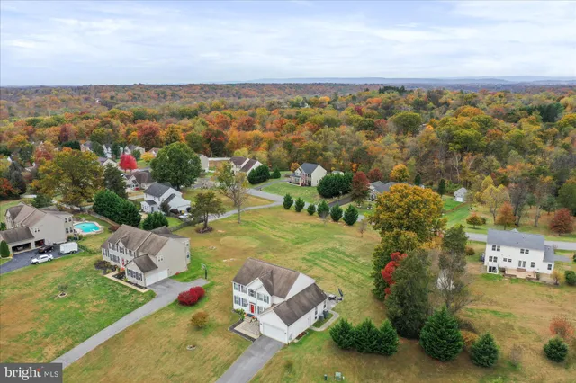 $525,000 | 837 Triumphant Way, Falling Waters, WV 25419