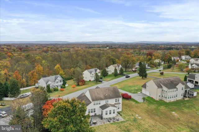 $525,000 | 837 Triumphant Way, Falling Waters, WV 25419