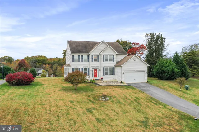 $525,000 | 837 Triumphant Way, Falling Waters, WV 25419