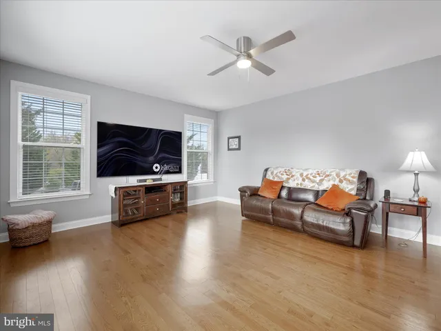 $525,000 | 837 Triumphant Way, Falling Waters, WV 25419