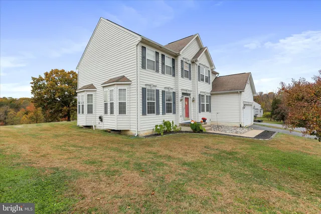 $525,000 | 837 Triumphant Way, Falling Waters, WV 25419