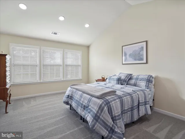 $525,000 | 837 Triumphant Way, Falling Waters, WV 25419