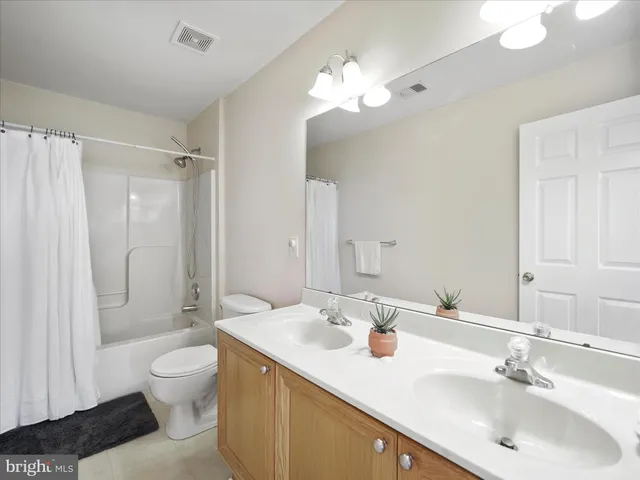 $525,000 | 837 Triumphant Way, Falling Waters, WV 25419