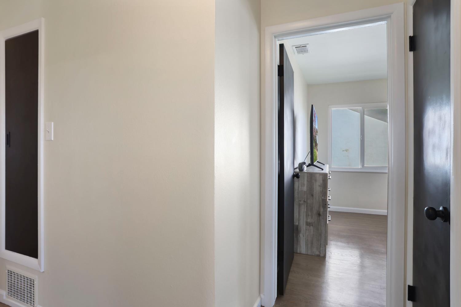 32 South Corinth Avenue Lodi, CA 95242 - Photo 13 of 48