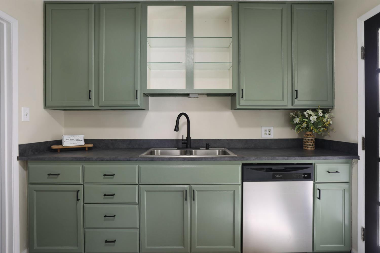 32 South Corinth Avenue Lodi, CA 95242 - Photo 19 of 48