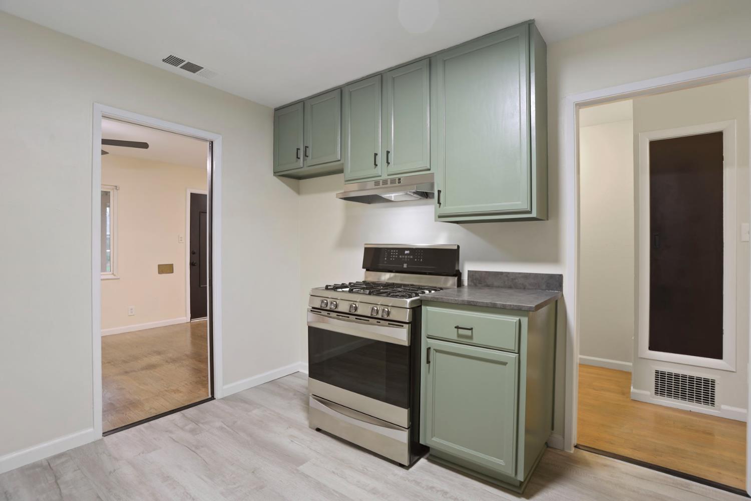 32 South Corinth Avenue Lodi, CA 95242 - Photo 24 of 48