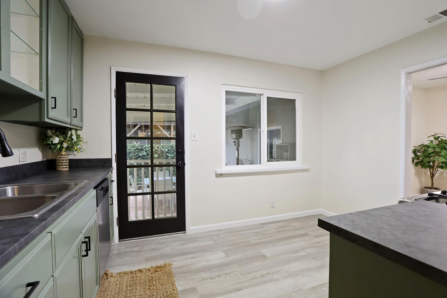 32 South Corinth Avenue Lodi, CA 95242 - Photo 25 of 48