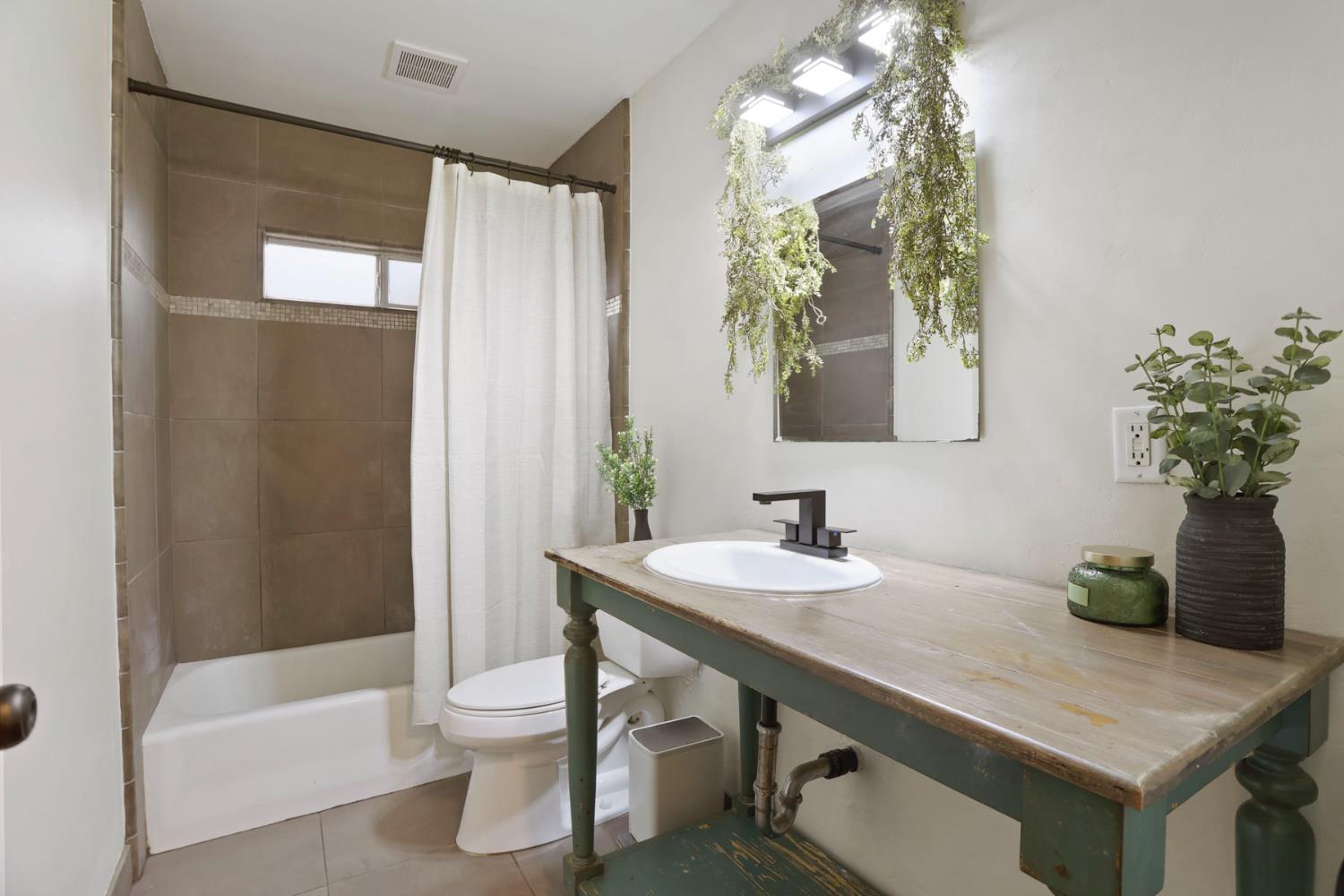 32 South Corinth Avenue Lodi, CA 95242 - Photo 26 of 48