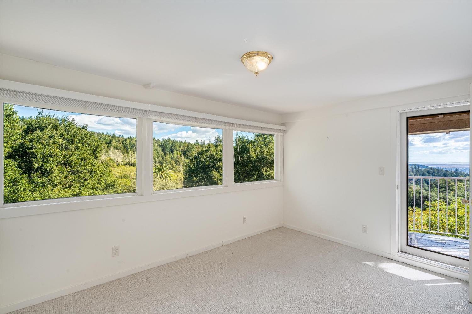 3200 Castle Road Sonoma, CA 95476 - Photo 17 of 42 Upstairs bedroom 2