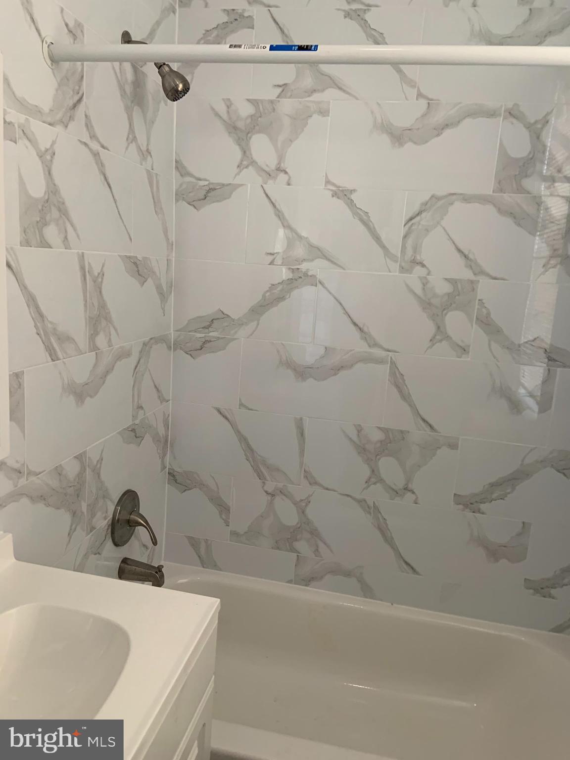 2250 South 9th Street, Unit 2R Philadelphia, PA 19148 - Photo 8 of 8
