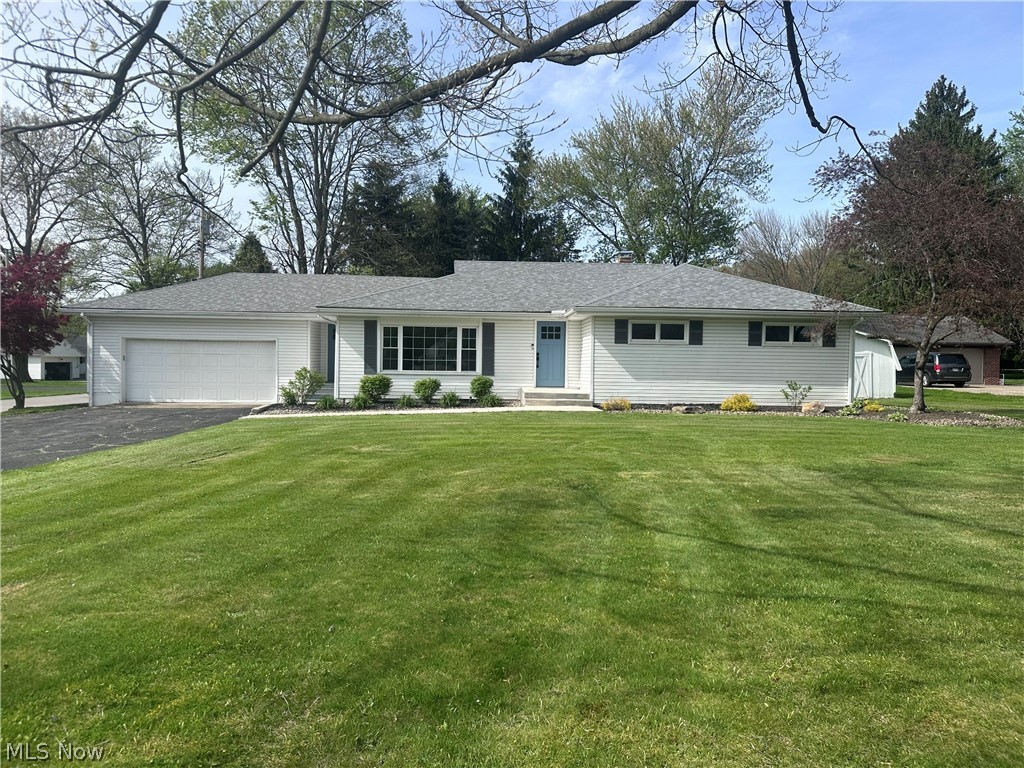8815 King Graves Road Northeast Warren, OH 44484 - Photo 1 of 16