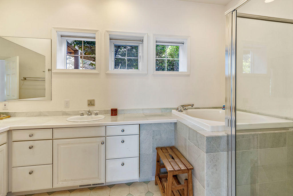 491 Ashland Loop Road Ashland, OR 97520 - Photo 24 of 60 ALR(49)