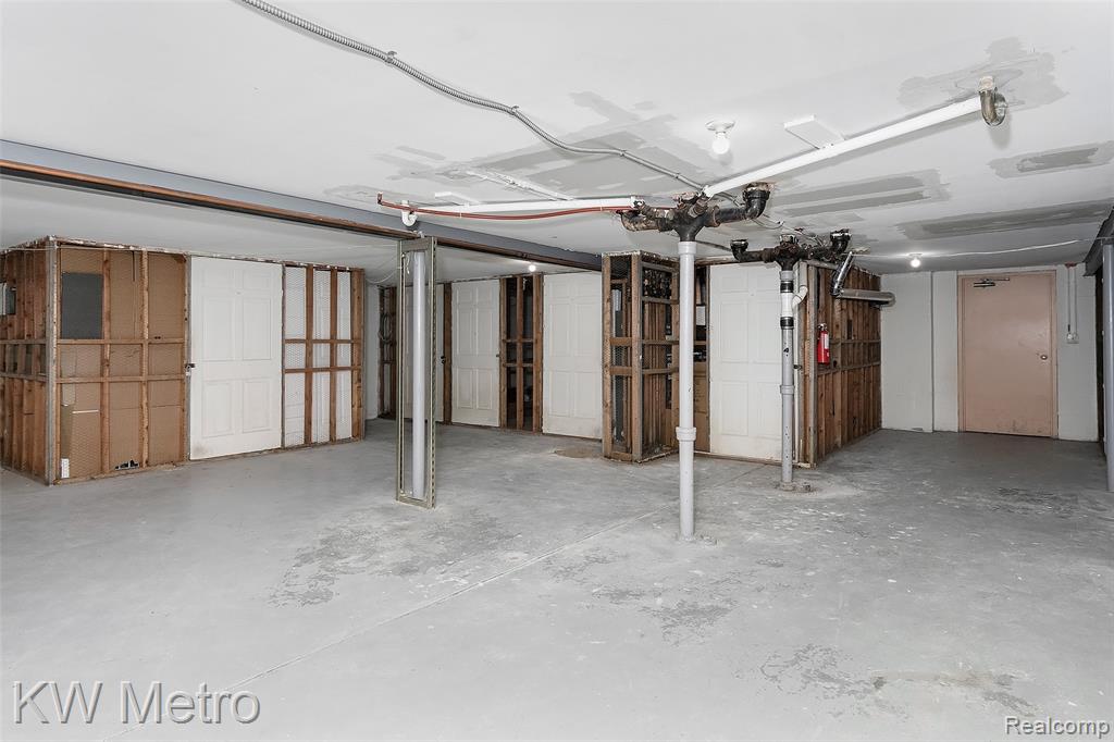 2309 Walton Boulevard, Unit 32 Rochester Hills, MI 48309 - Photo 23 of 27