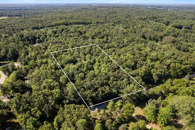 $64,900 | 2 East 98th Street, Howard City, MI 49329