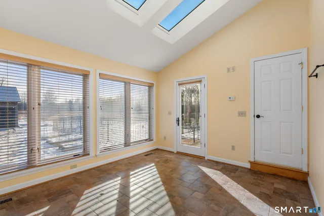 $779,900 | 485 Mountain Road, Suffield, CT 06078