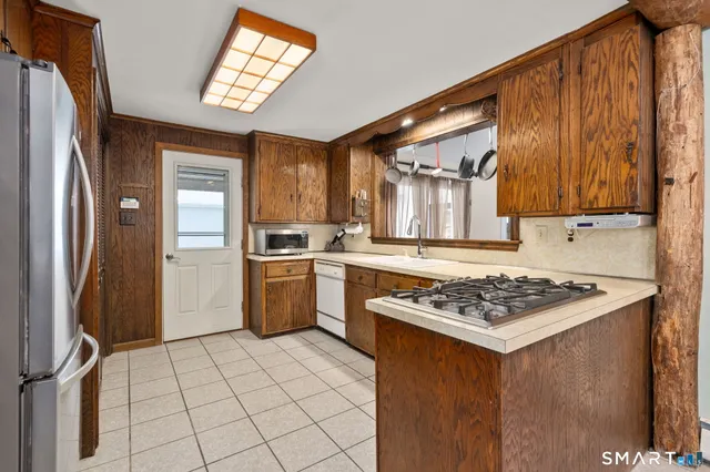 $779,900 | 485 Mountain Road, Suffield, CT 06078