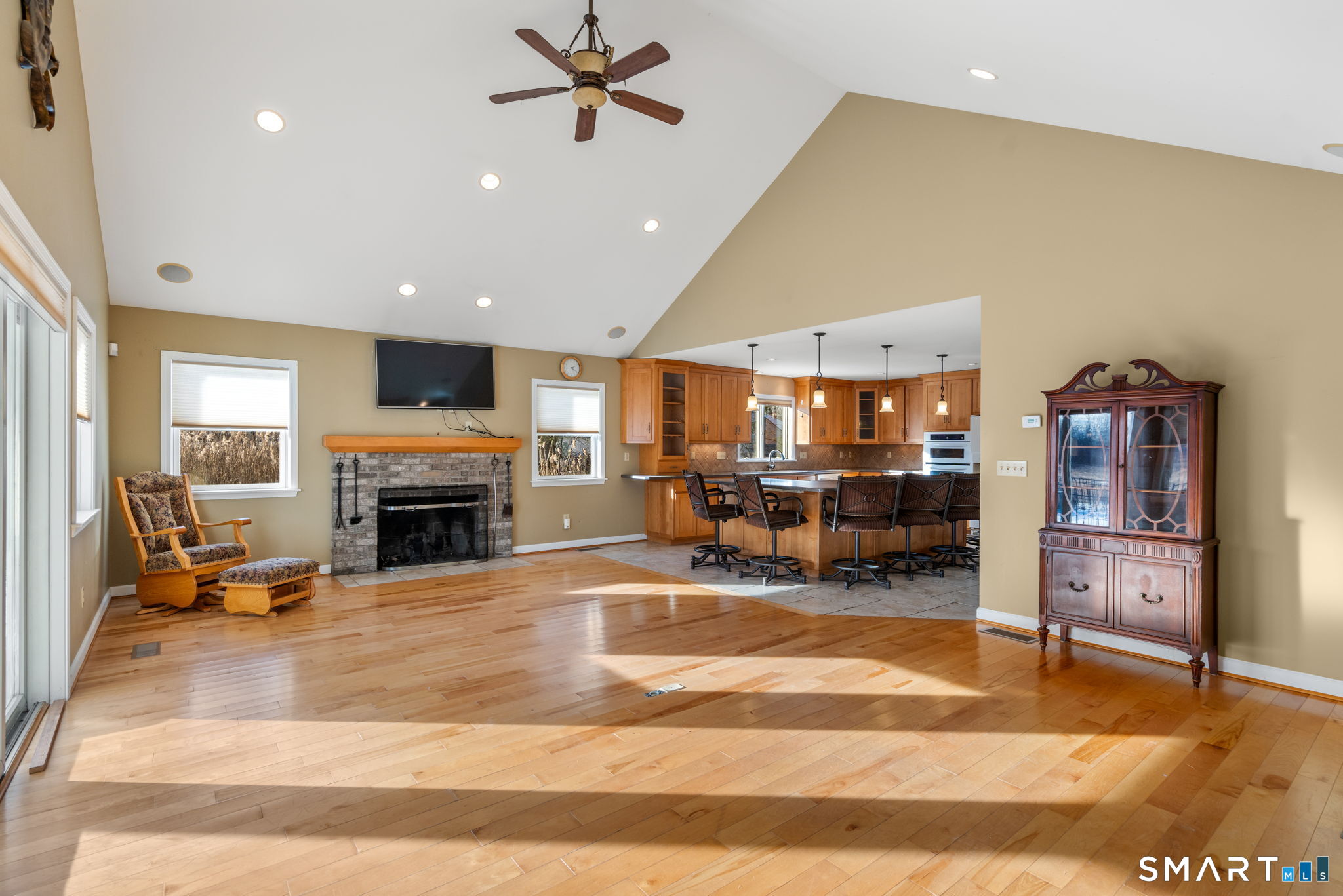 485 Mountain Road Suffield, CT 06078 - Photo 8 of 40